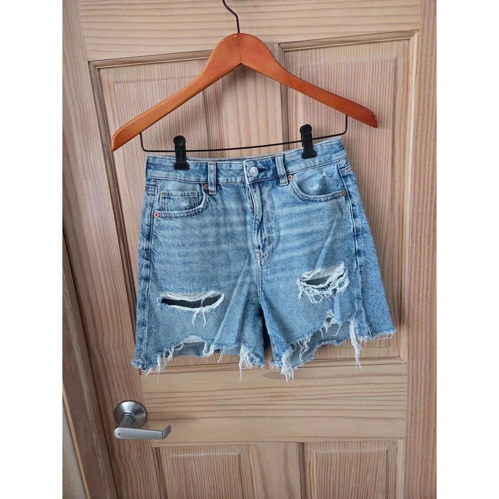 American Eagle Denim Baggy Mom Jean Shorts Light Wash Cutoff Destructed 0